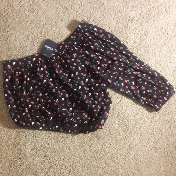Forever 21 Tops - ❤ Off the shoulder shirt - Forever 21